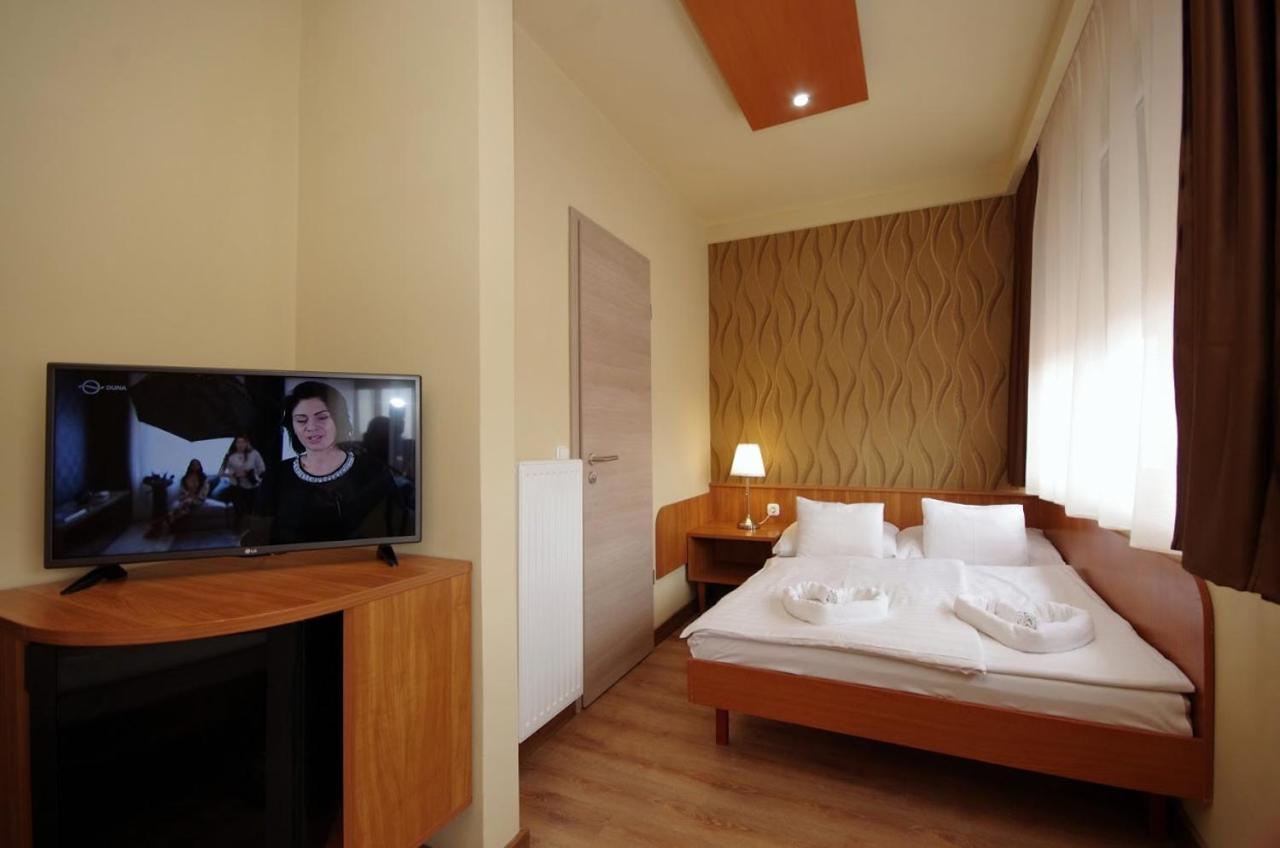 Aqua Hotel Gyula Eksteriør bilde