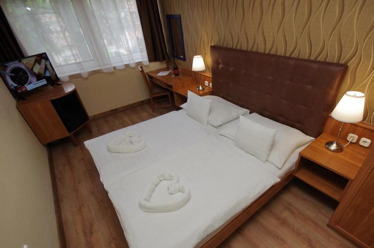 Aqua Hotel Gyula Eksteriør bilde