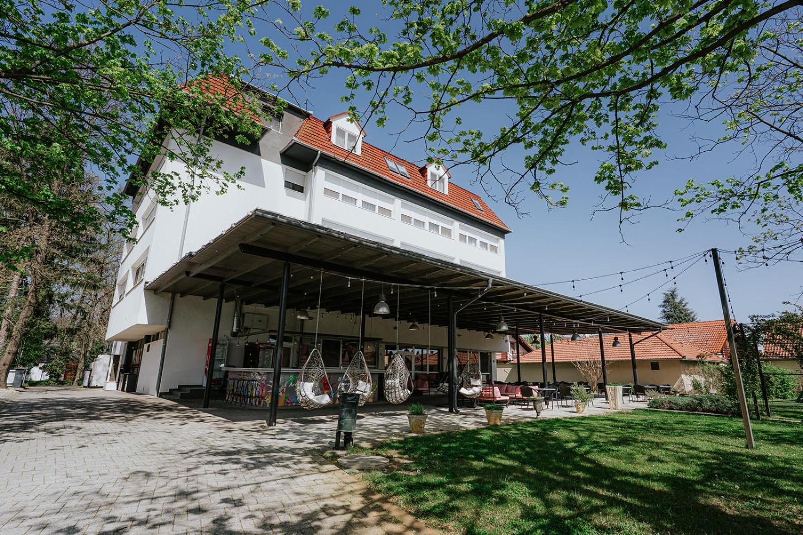 Aqua Hotel Gyula Eksteriør bilde