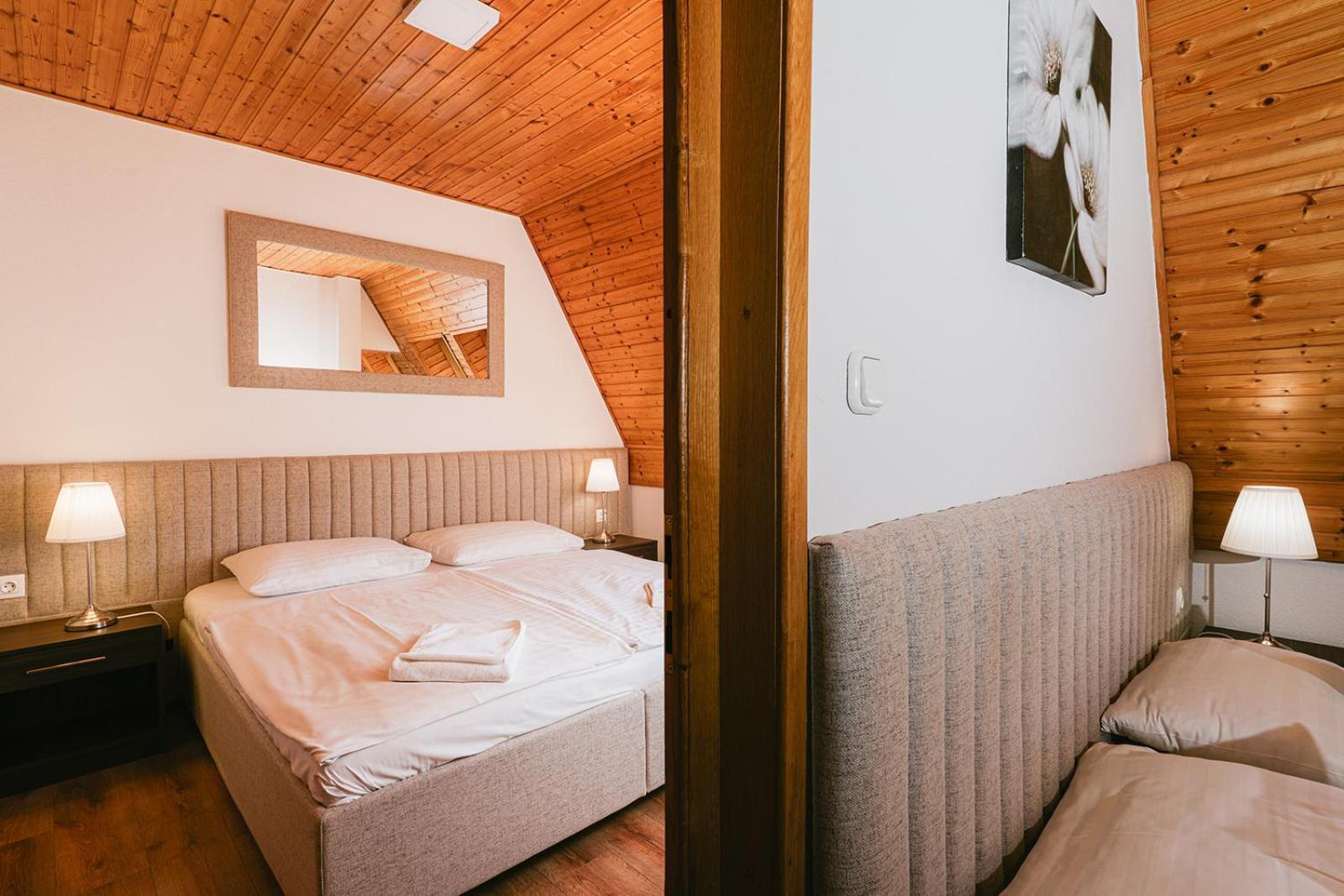 Aqua Hotel Gyula Eksteriør bilde