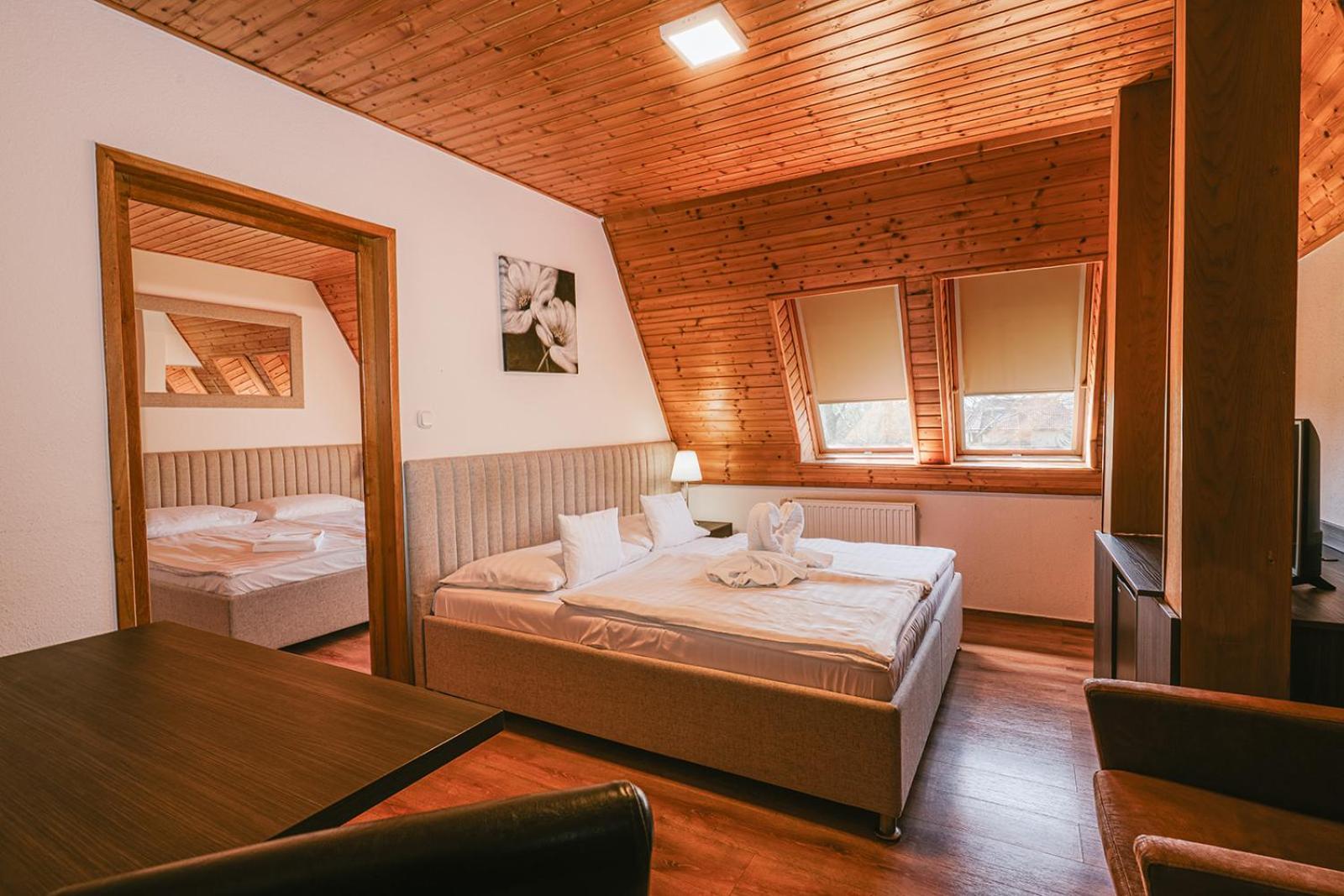 Aqua Hotel Gyula Eksteriør bilde