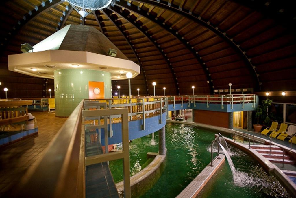Aqua Hotel Gyula Eksteriør bilde