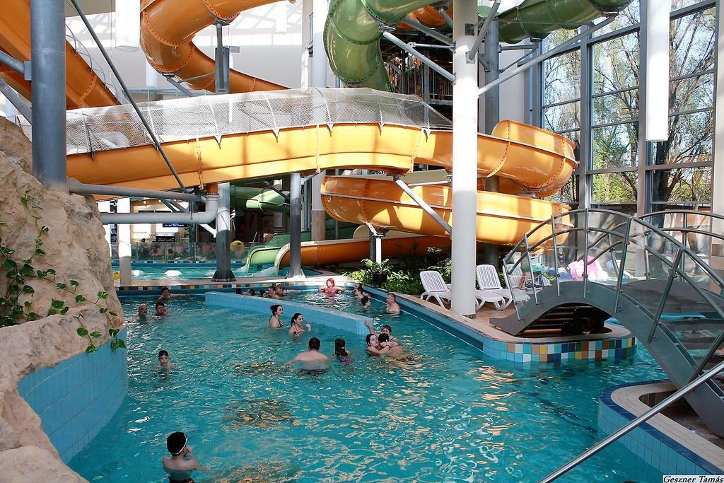 Aqua Hotel Gyula Eksteriør bilde